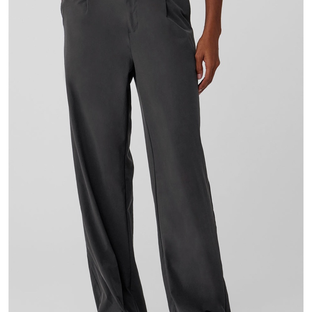 ALO Yoga Gray Pursuit Trouser
